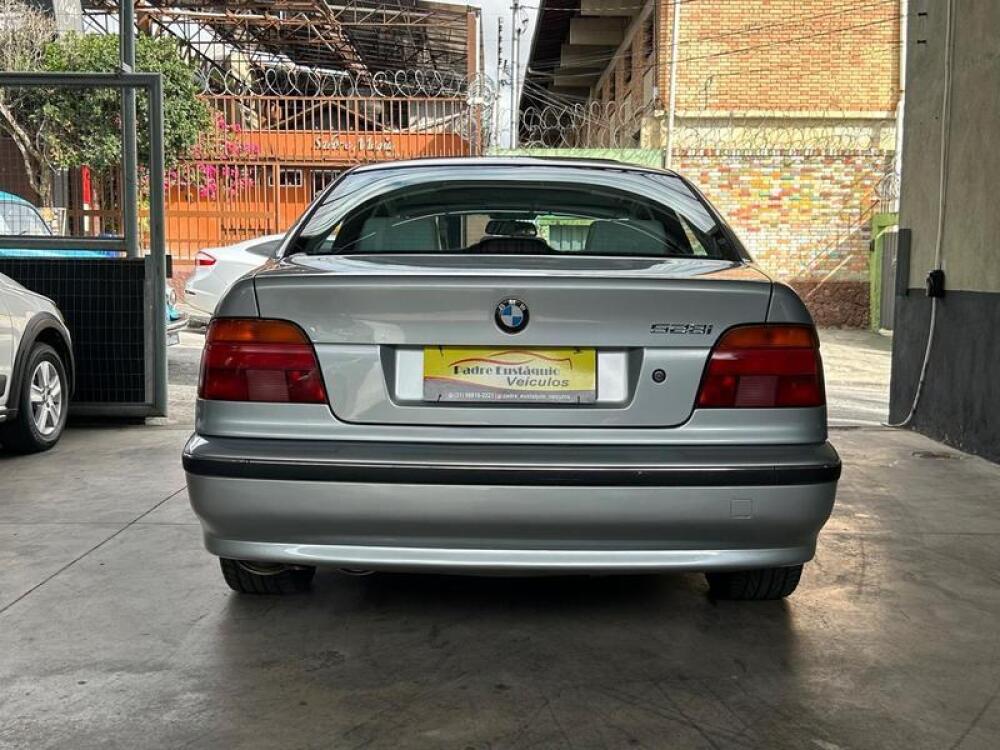BMW 528i