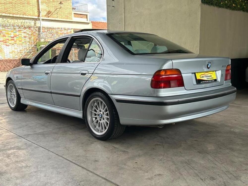 BMW 528i