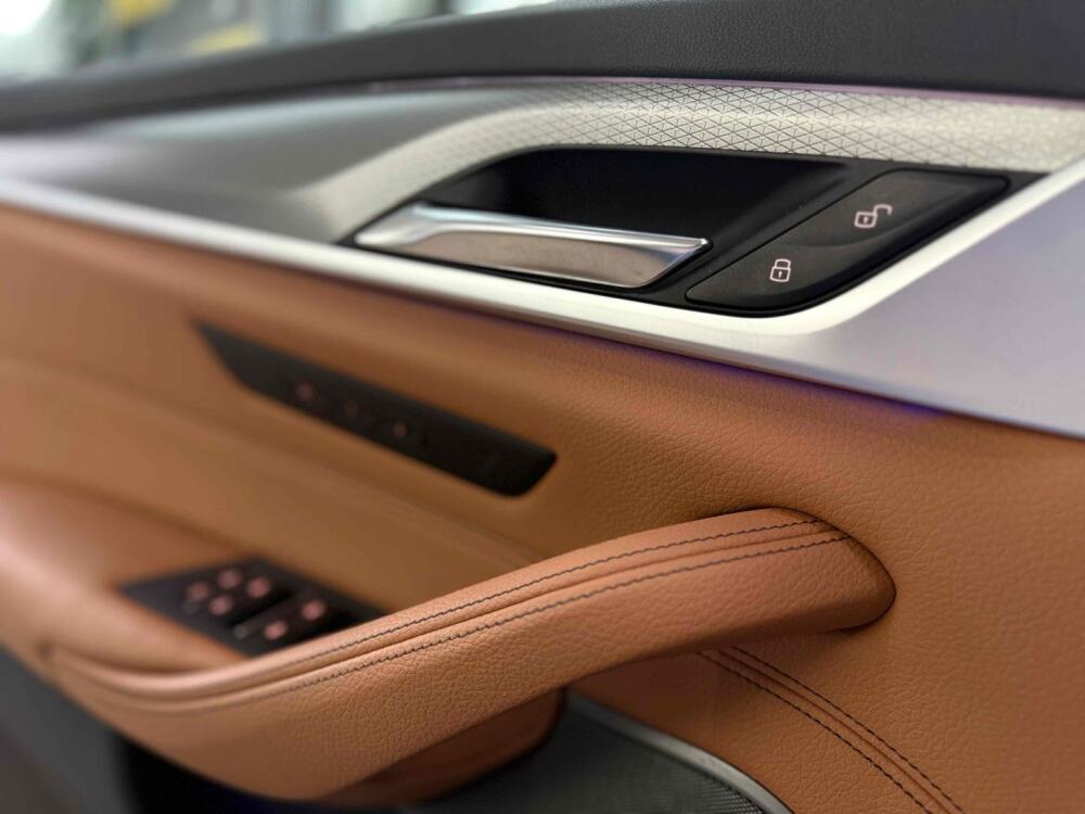 BMW 530E