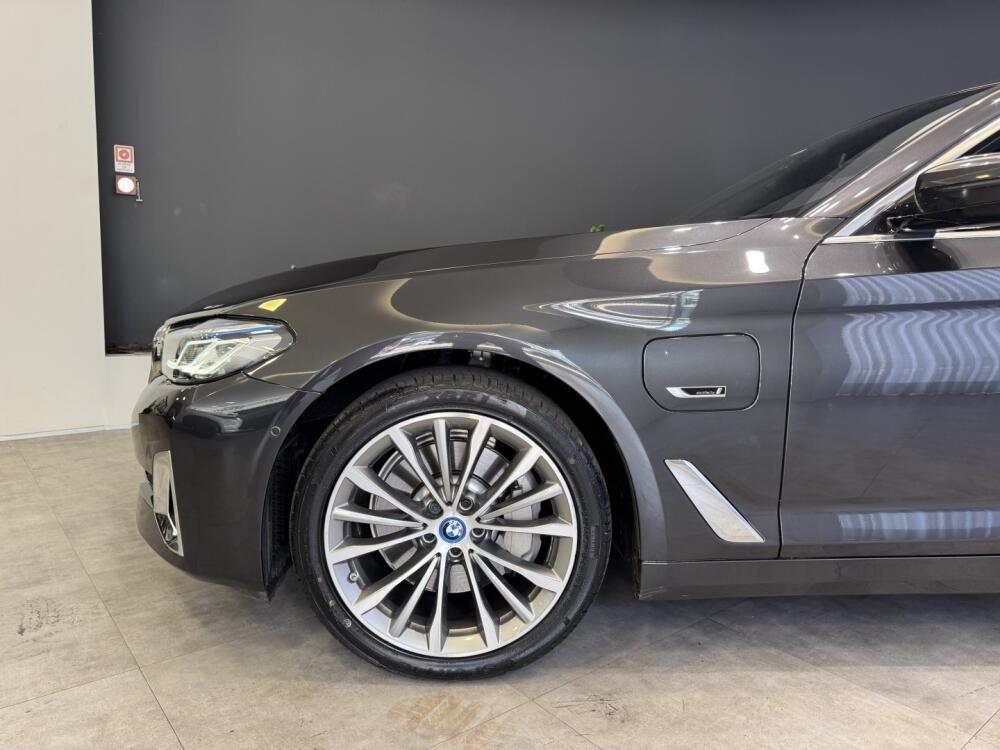 BMW 530E