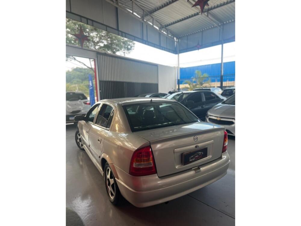 Chevrolet Astra Hatch