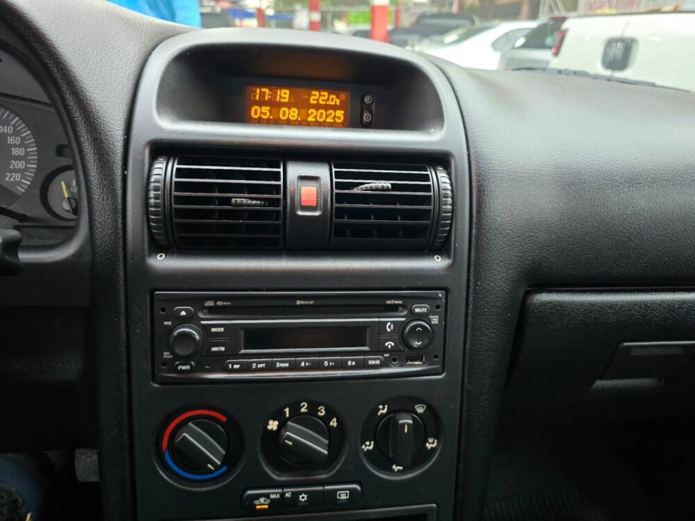 Chevrolet Astra Hatch