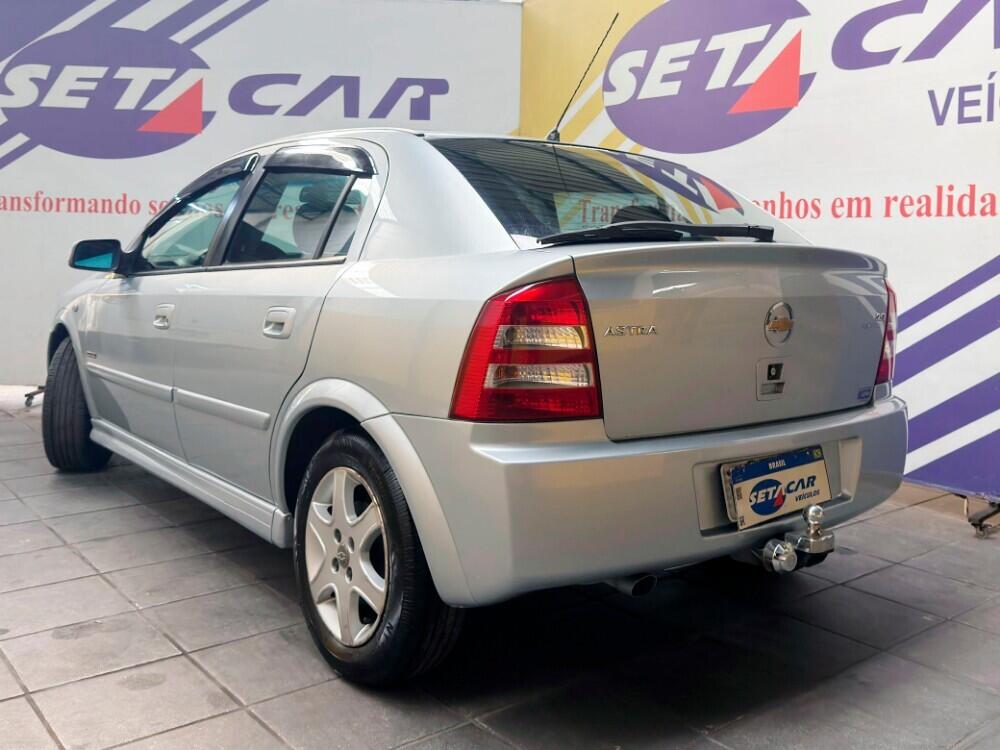 Chevrolet Astra Hatch