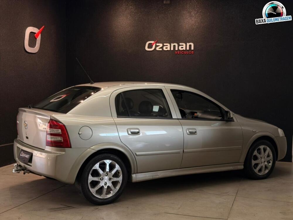 Chevrolet Astra Hatch