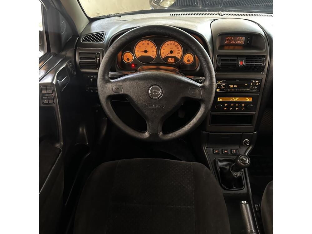 Chevrolet Astra Sedan