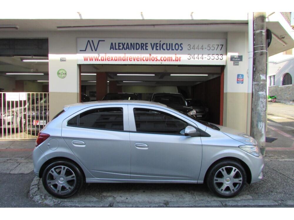 Chevrolet Onix Hatch