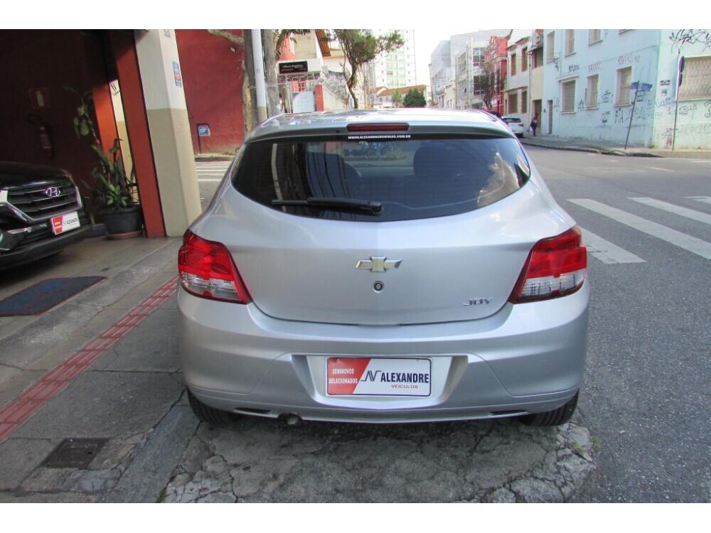 Chevrolet Onix Hatch