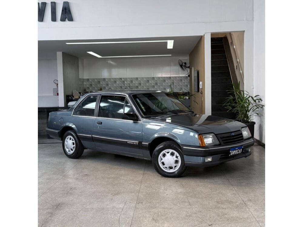 Chevrolet Monza Sedan