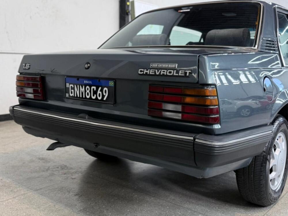 Chevrolet Monza Sedan