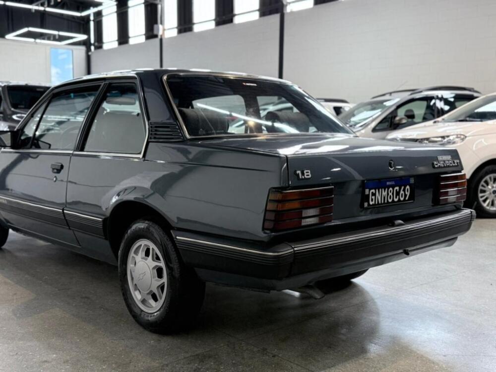 Chevrolet Monza Sedan