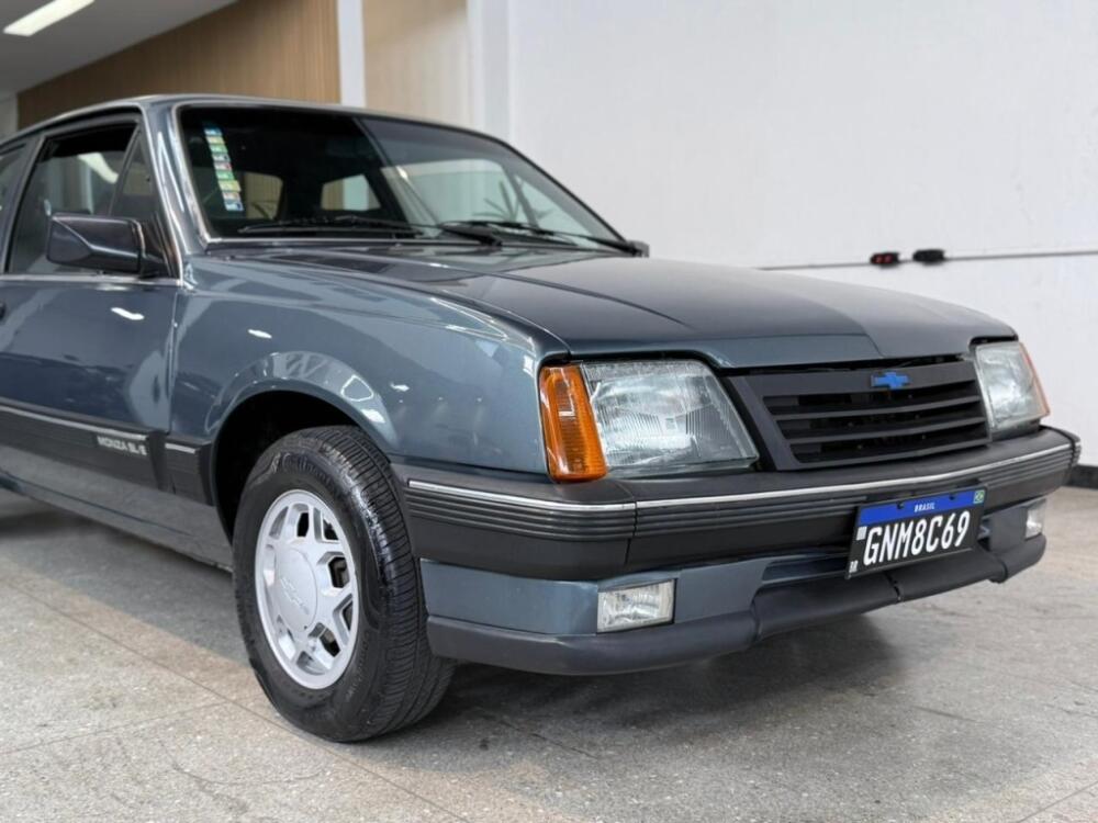 Chevrolet Monza Sedan