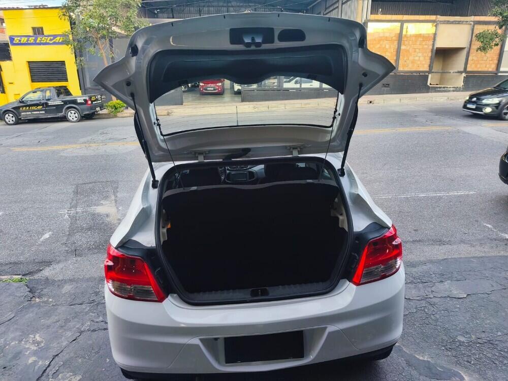 Chevrolet Onix Hatch