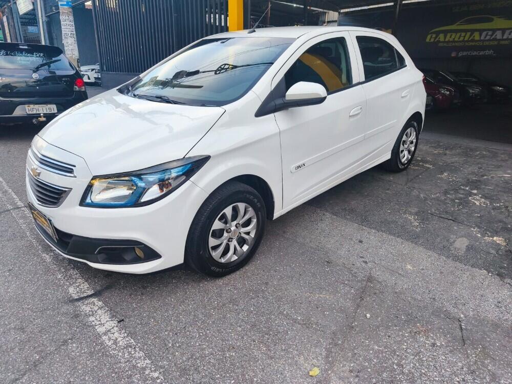 Chevrolet Onix Hatch