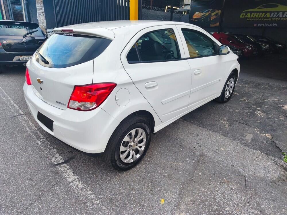 Chevrolet Onix Hatch