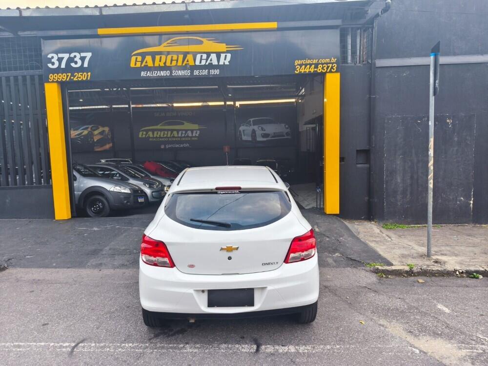 Chevrolet Onix Hatch