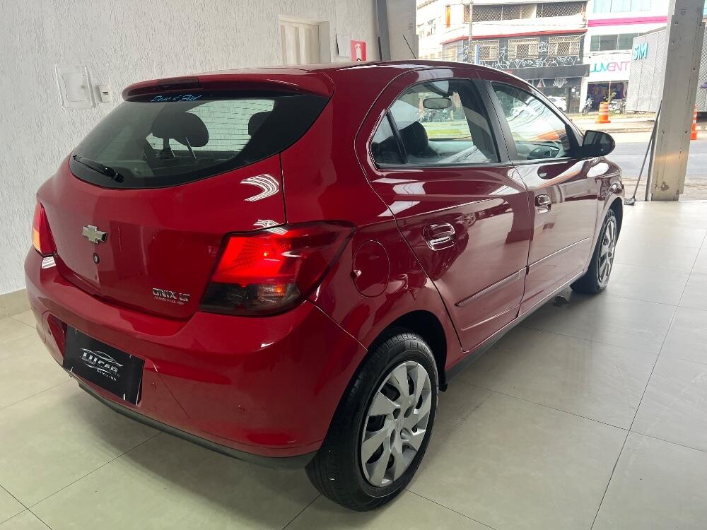 Chevrolet Onix Hatch