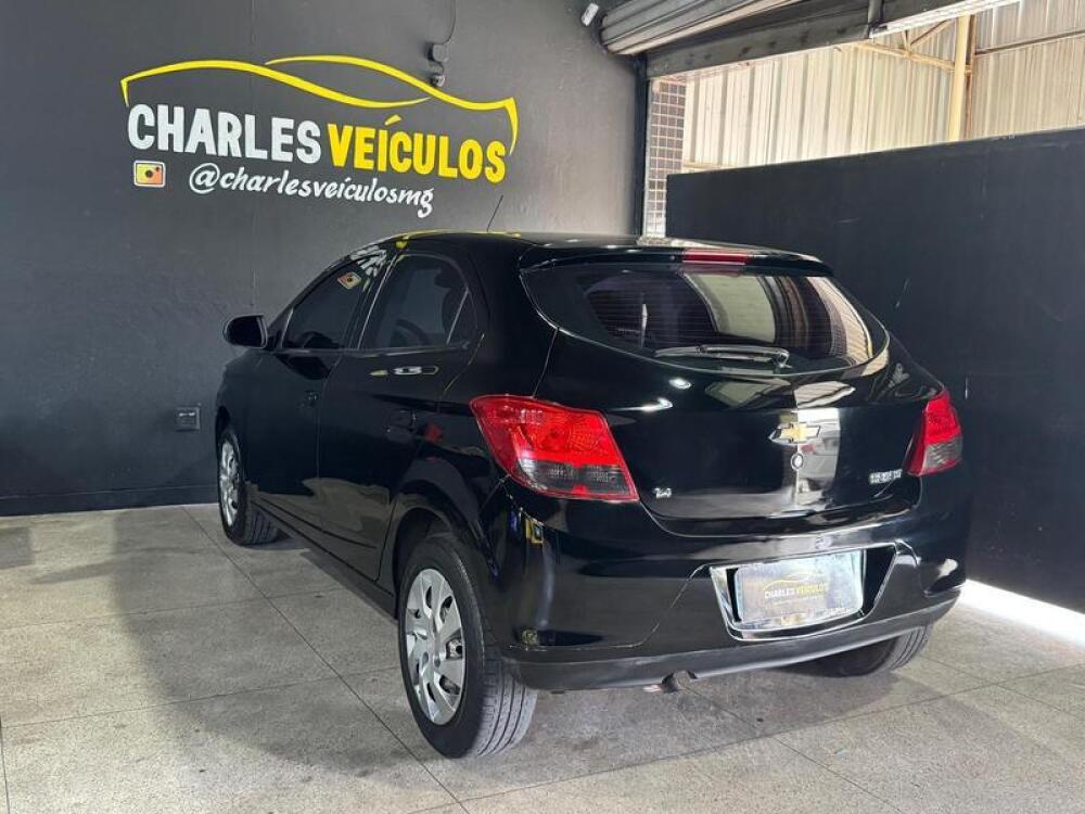 Chevrolet Onix Hatch
