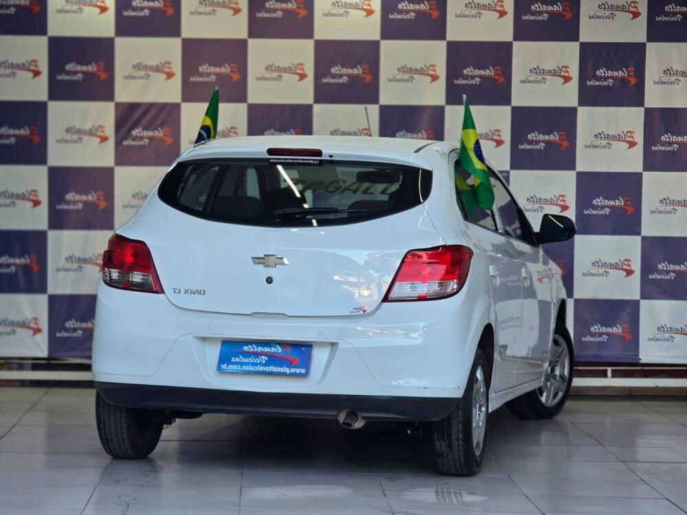 Chevrolet Onix Hatch