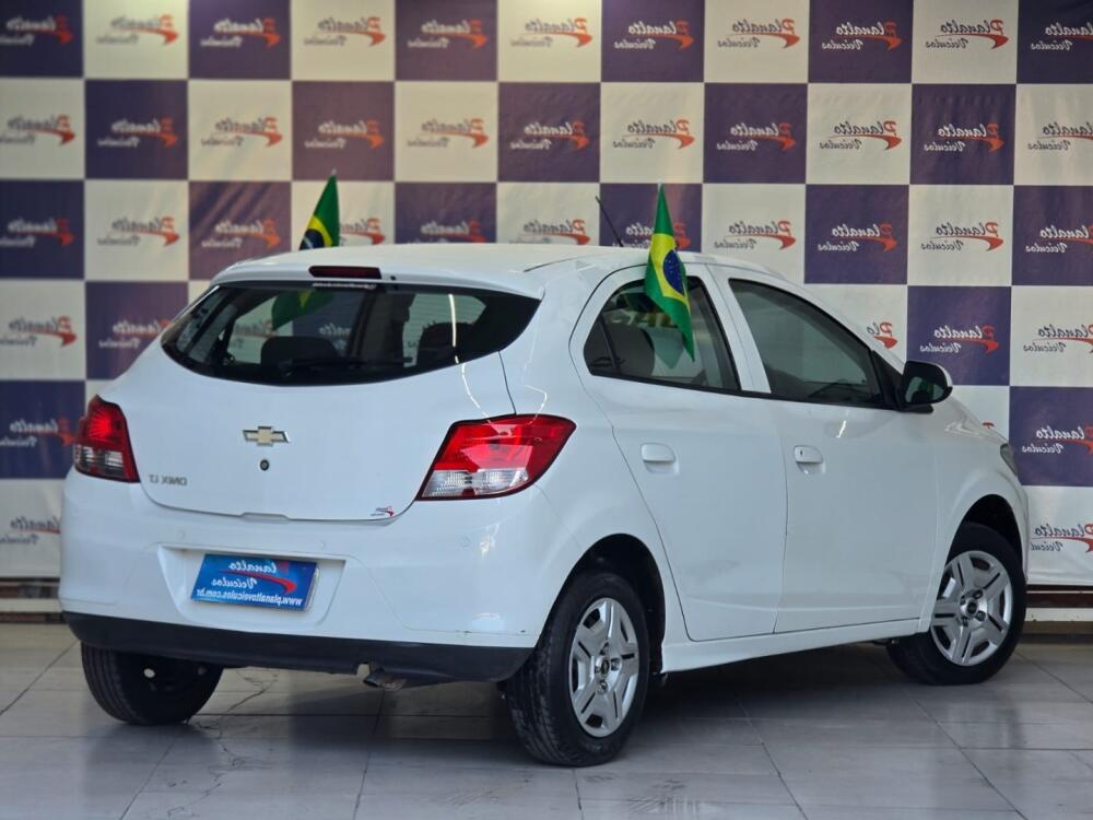 Chevrolet Onix Hatch