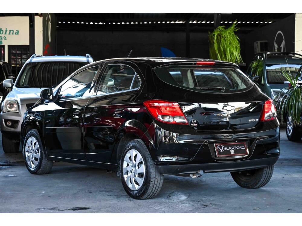 Chevrolet Onix Hatch