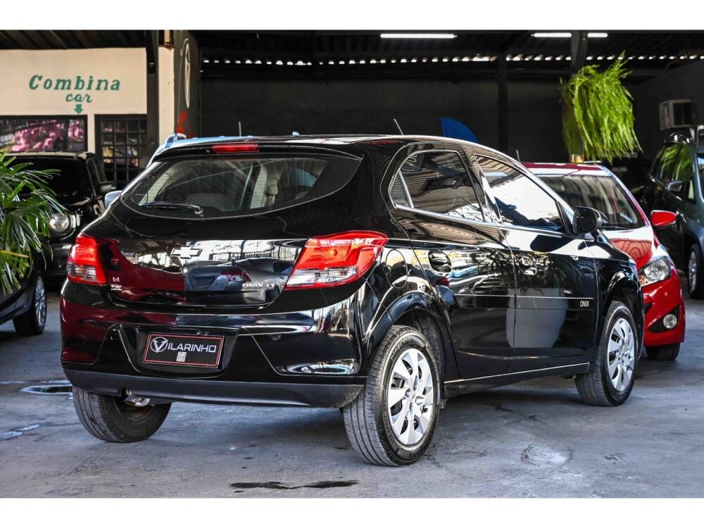 Chevrolet Onix Hatch
