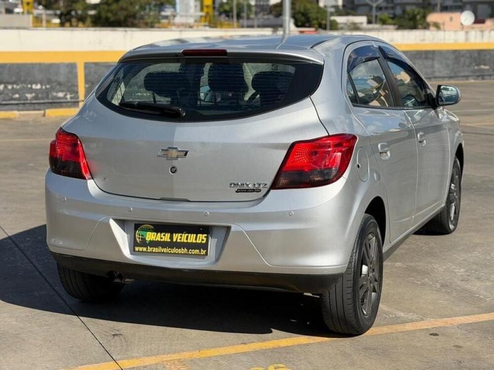 Chevrolet Onix Hatch