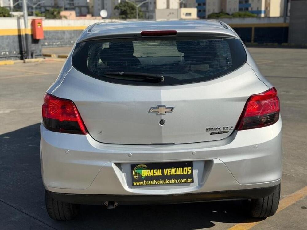 Chevrolet Onix Hatch