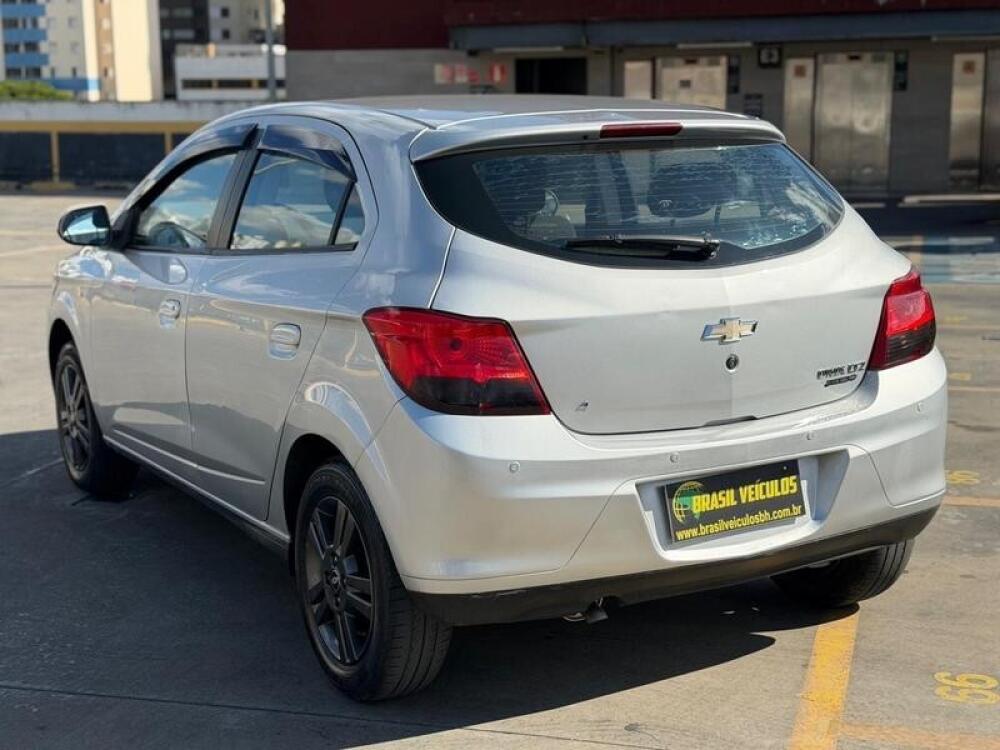 Chevrolet Onix Hatch