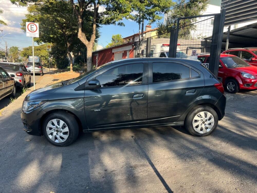 Chevrolet Onix Hatch