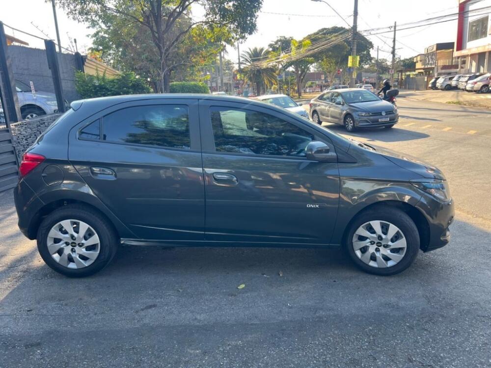 Chevrolet Onix Hatch