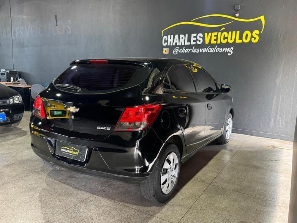 Chevrolet Onix Hatch