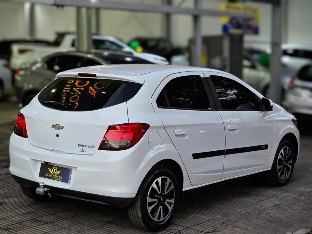 Chevrolet Onix Hatch