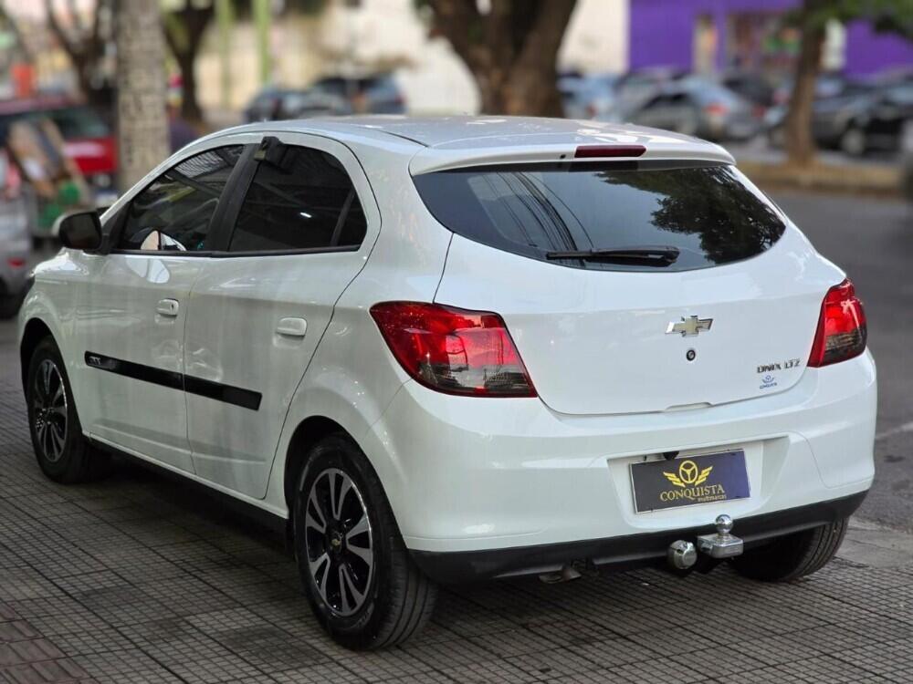 Chevrolet Onix Hatch