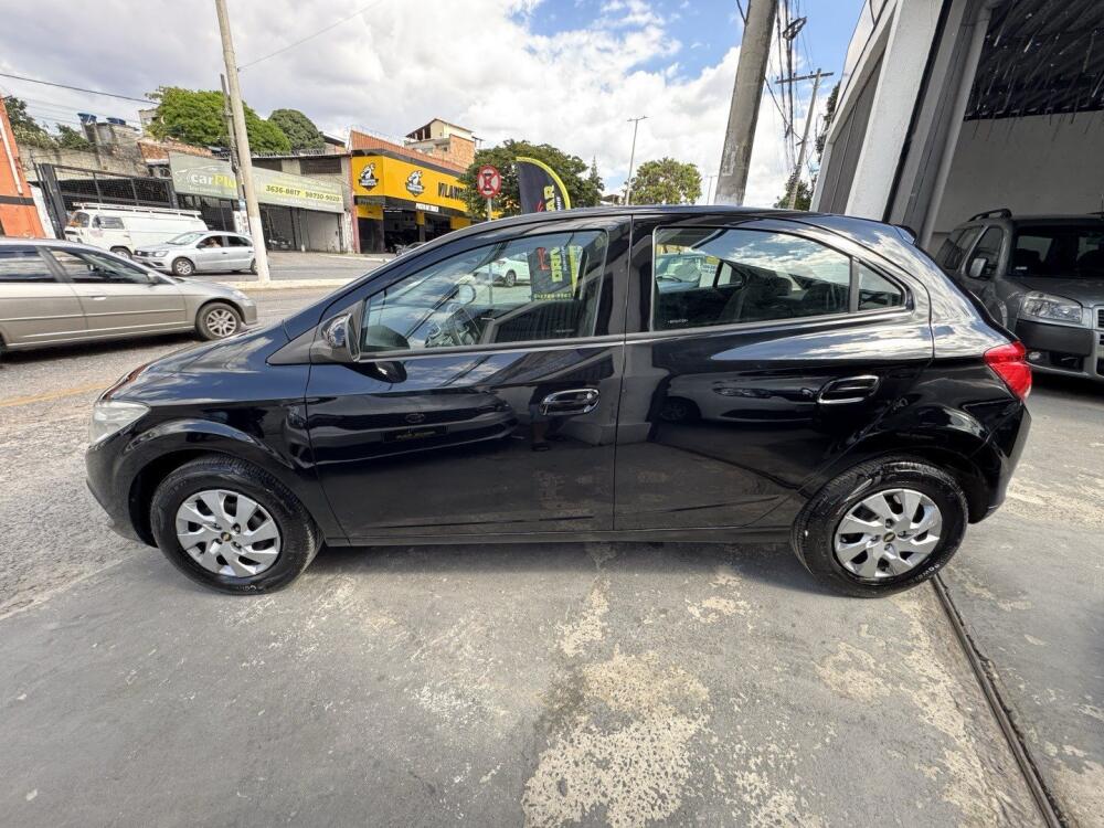 Chevrolet Onix Hatch