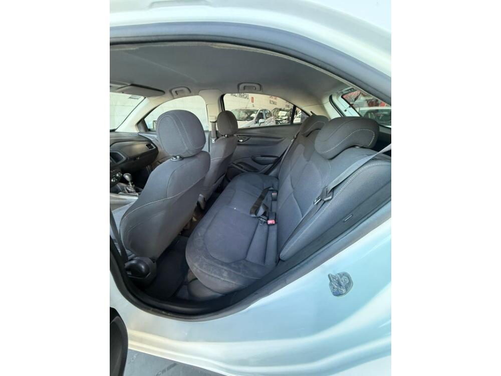 Chevrolet Onix Hatch