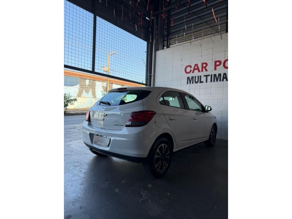 Chevrolet Onix Hatch