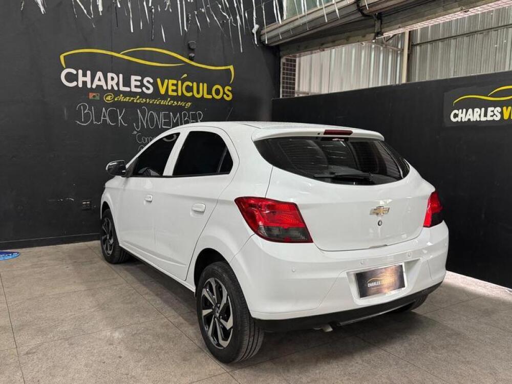 Chevrolet Onix Hatch