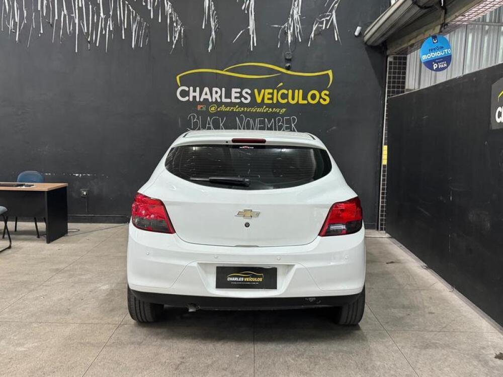 Chevrolet Onix Hatch