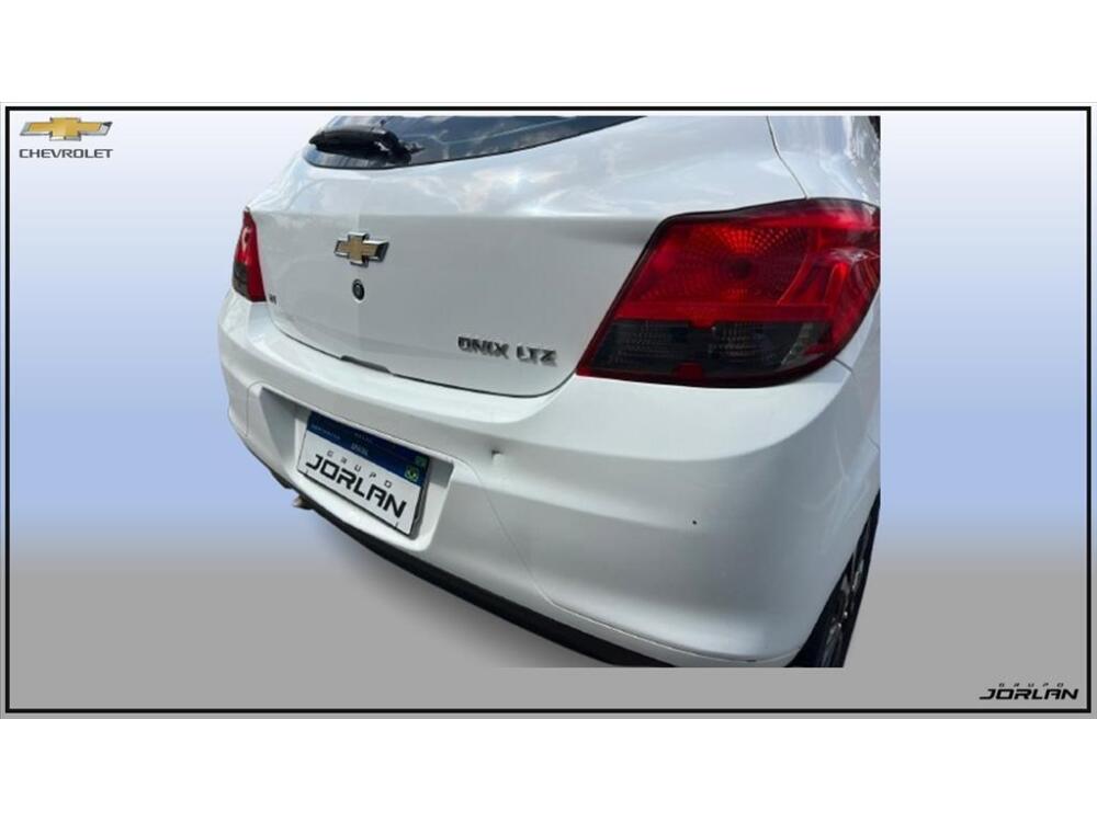 Chevrolet Onix Hatch