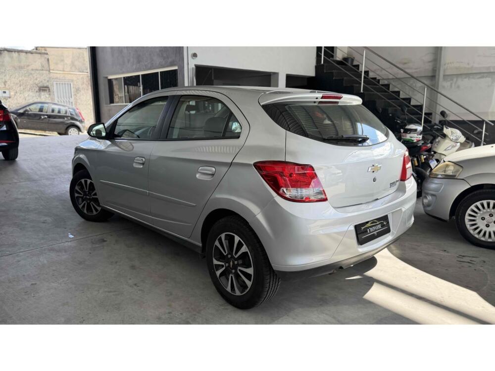 Chevrolet Onix Hatch