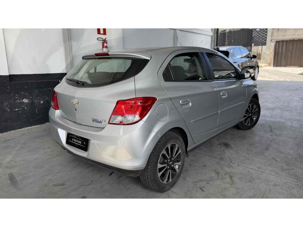 Chevrolet Onix Hatch