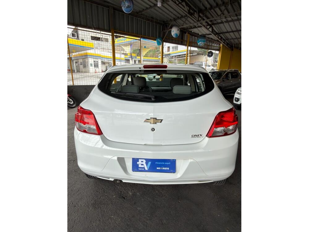 Chevrolet Onix Hatch
