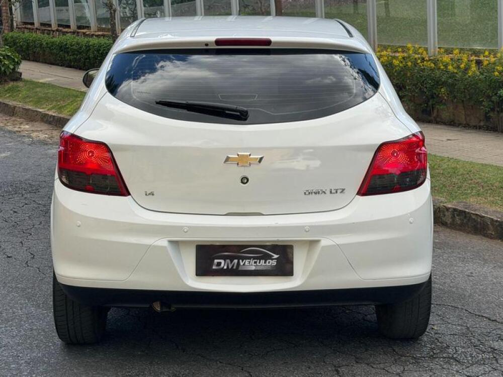 Chevrolet Onix Hatch