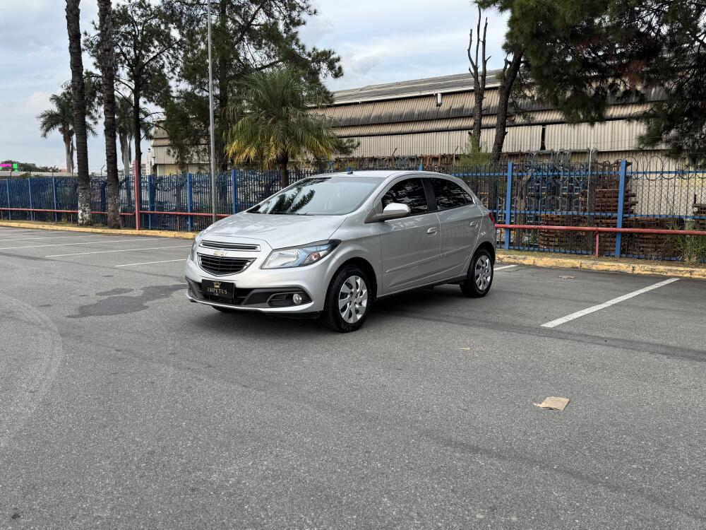 Chevrolet Onix Hatch