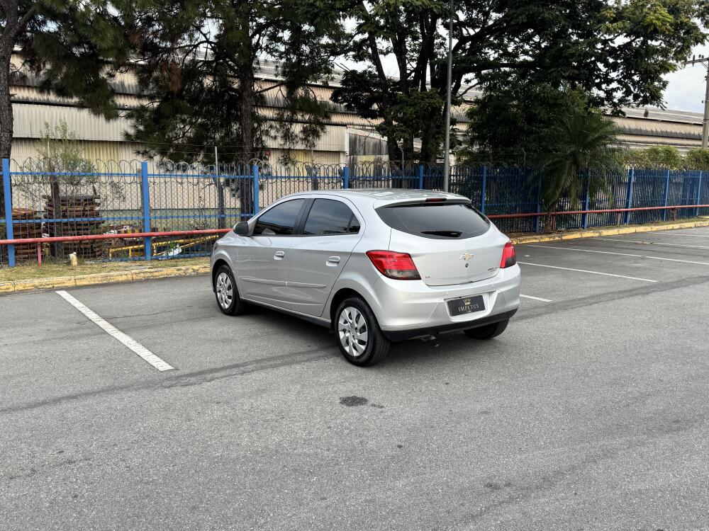 Chevrolet Onix Hatch