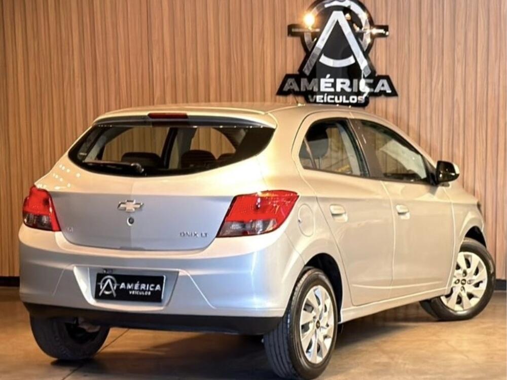 Chevrolet Onix Hatch