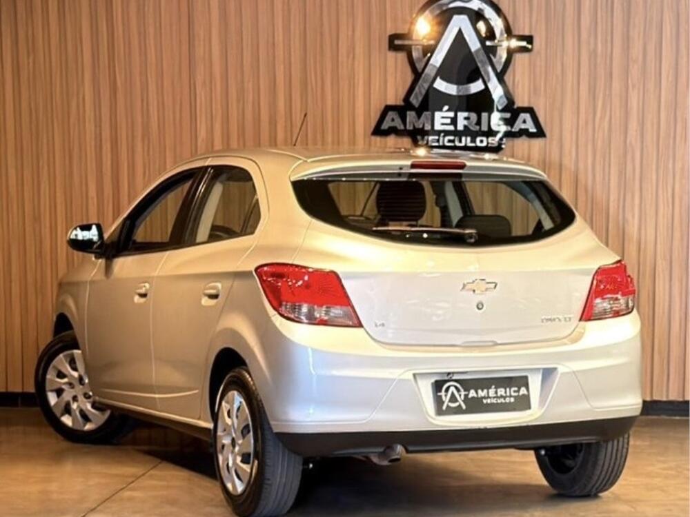 Chevrolet Onix Hatch