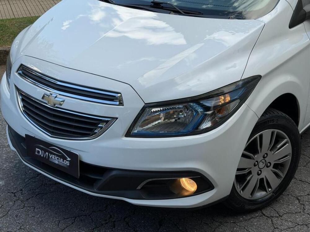 Chevrolet Onix Hatch