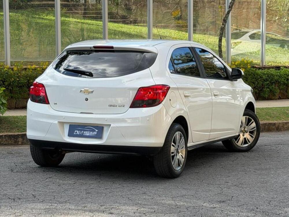 Chevrolet Onix Hatch