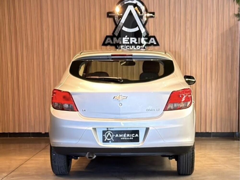 Chevrolet Onix Hatch